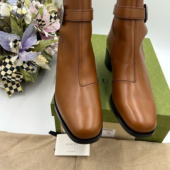 Men’s Gucci, leather ankle boots with buckle size 9 made in  Italy main image 8